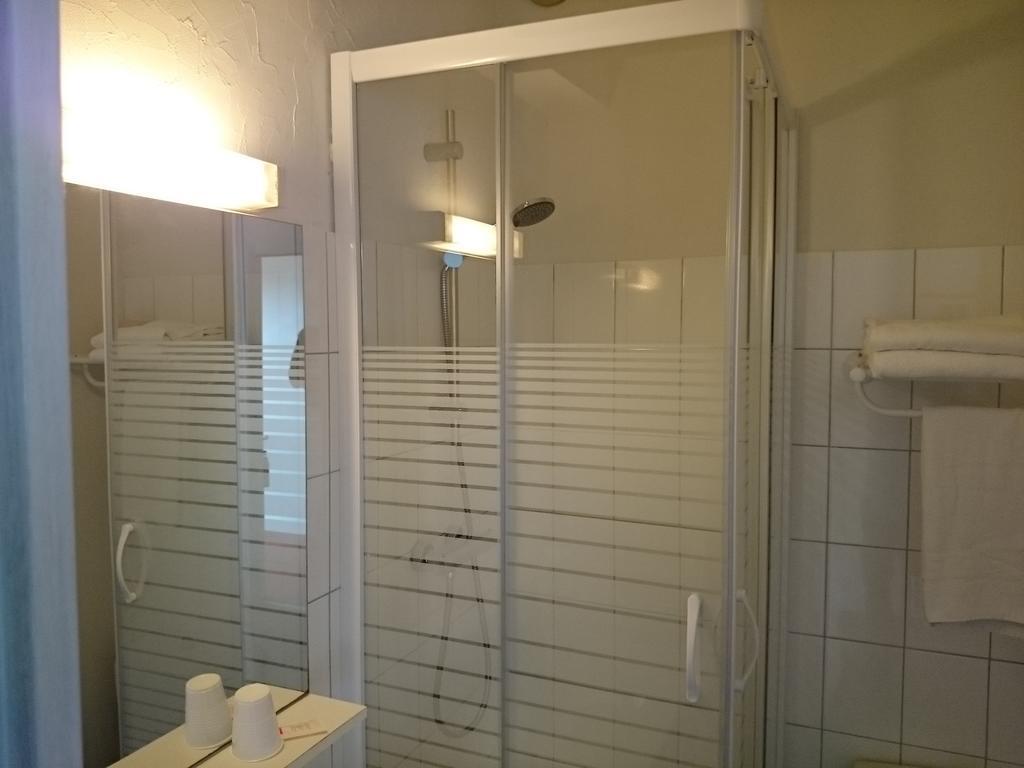 Hotel Tgv Quimper Exteriör bild