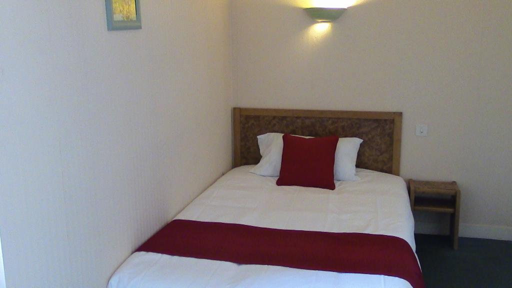 Hotel Tgv Quimper Exteriör bild